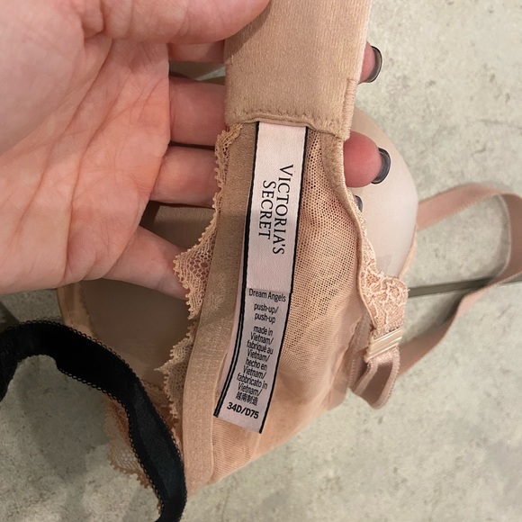 Victorias Secret Dream Angels lace push-up bra, 34D - Picture 3 of 3